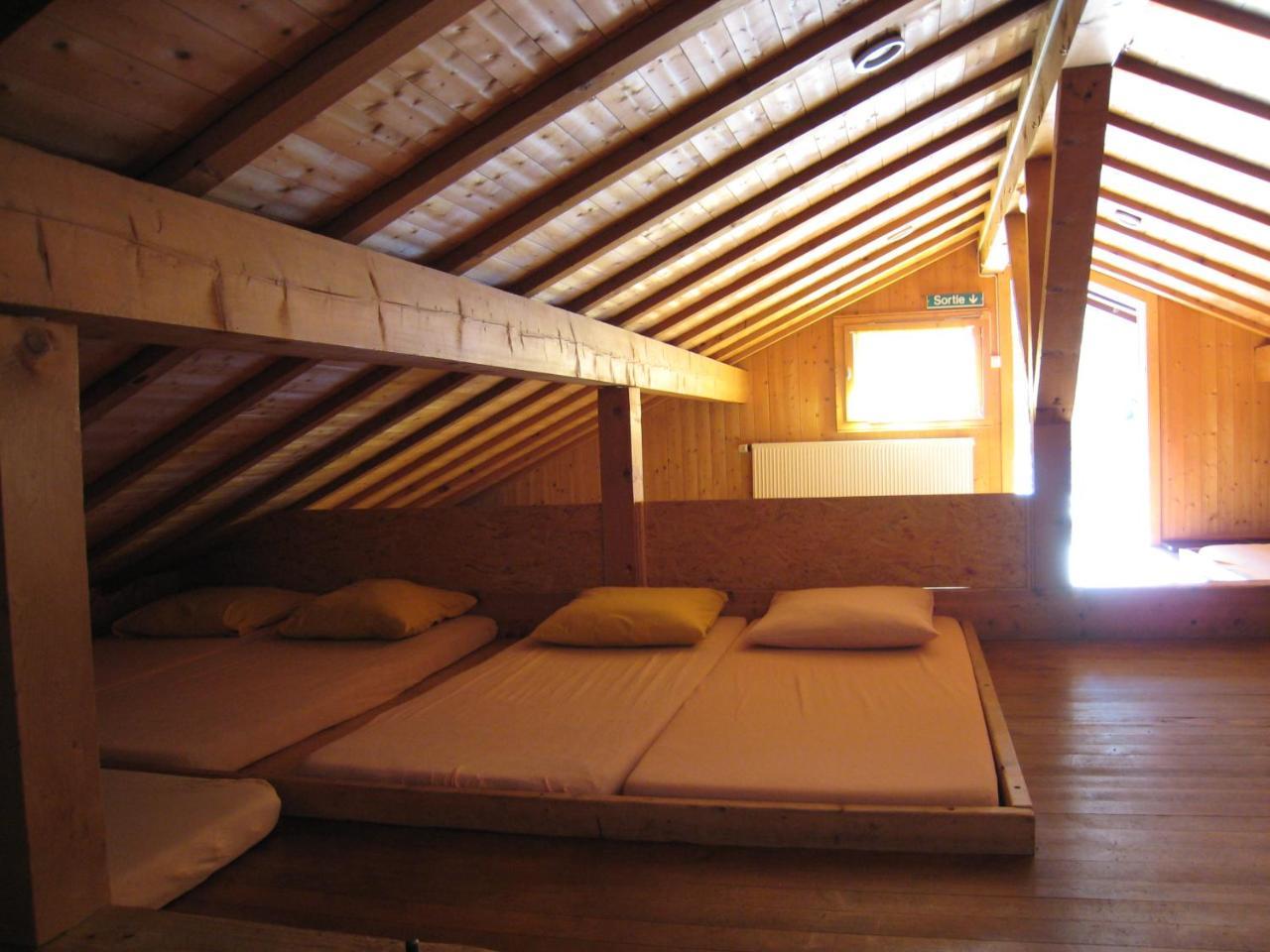 Dortoir Moubra Hostel Κρανς Μοντάνα Εξωτερικό φωτογραφία